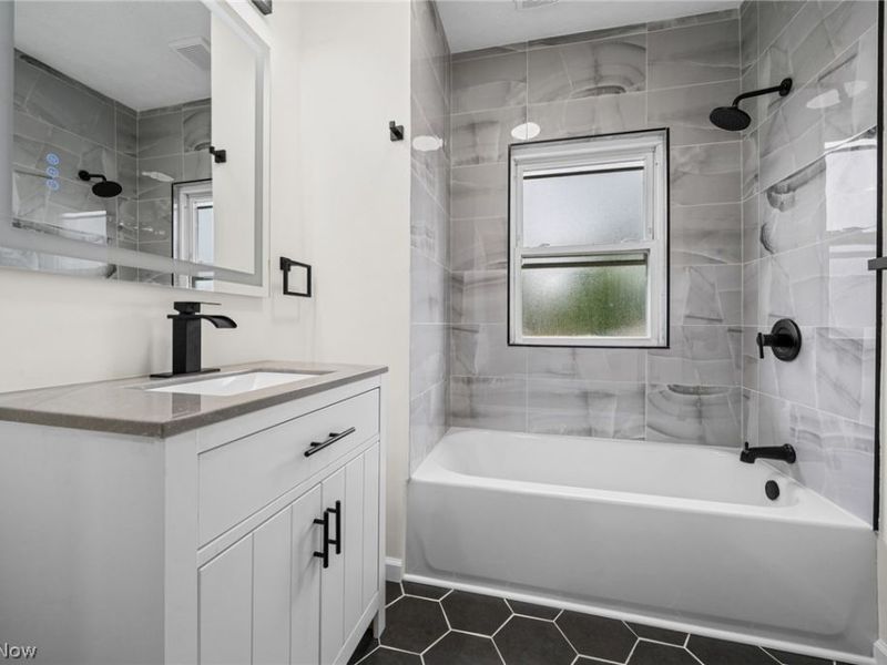 14148 Berwyn Avenue, Cleveland, OH 44111 Photo 30