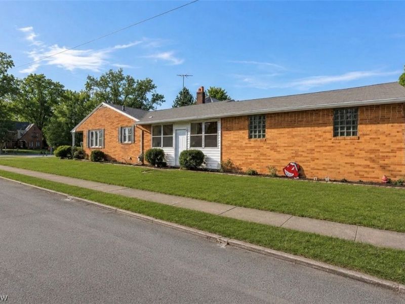 560 E Milton Street, Alliance, OH 44601 Photo 1