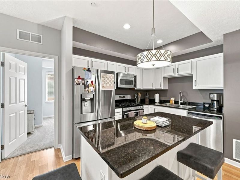 7427 Battery Park Boulevard, Cleveland, OH 44102 Photo 13
