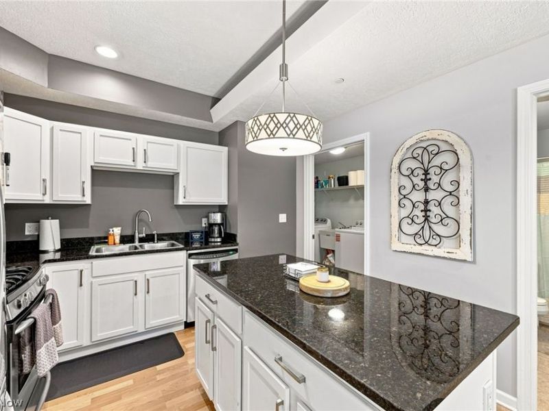 7427 Battery Park Boulevard, Cleveland, OH 44102 Photo 15