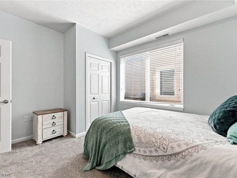 7427 Battery Park Boulevard, Cleveland, OH 44102 Photo 23