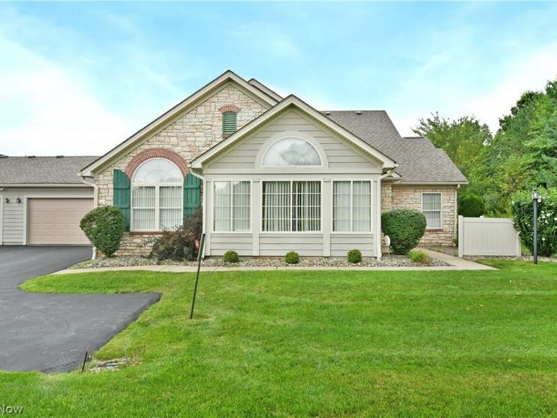 1204 River Glen Drive NE, Warren, OH 44484 Photo 1