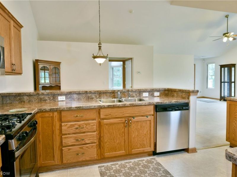1204 River Glen Drive NE, Warren, OH 44484 Photo 19