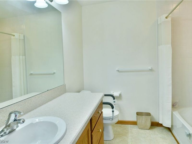 1204 River Glen Drive NE, Warren, OH 44484 Photo 35