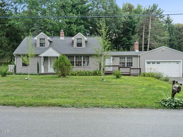 9 Sunset Drive, Troy, NY 12182