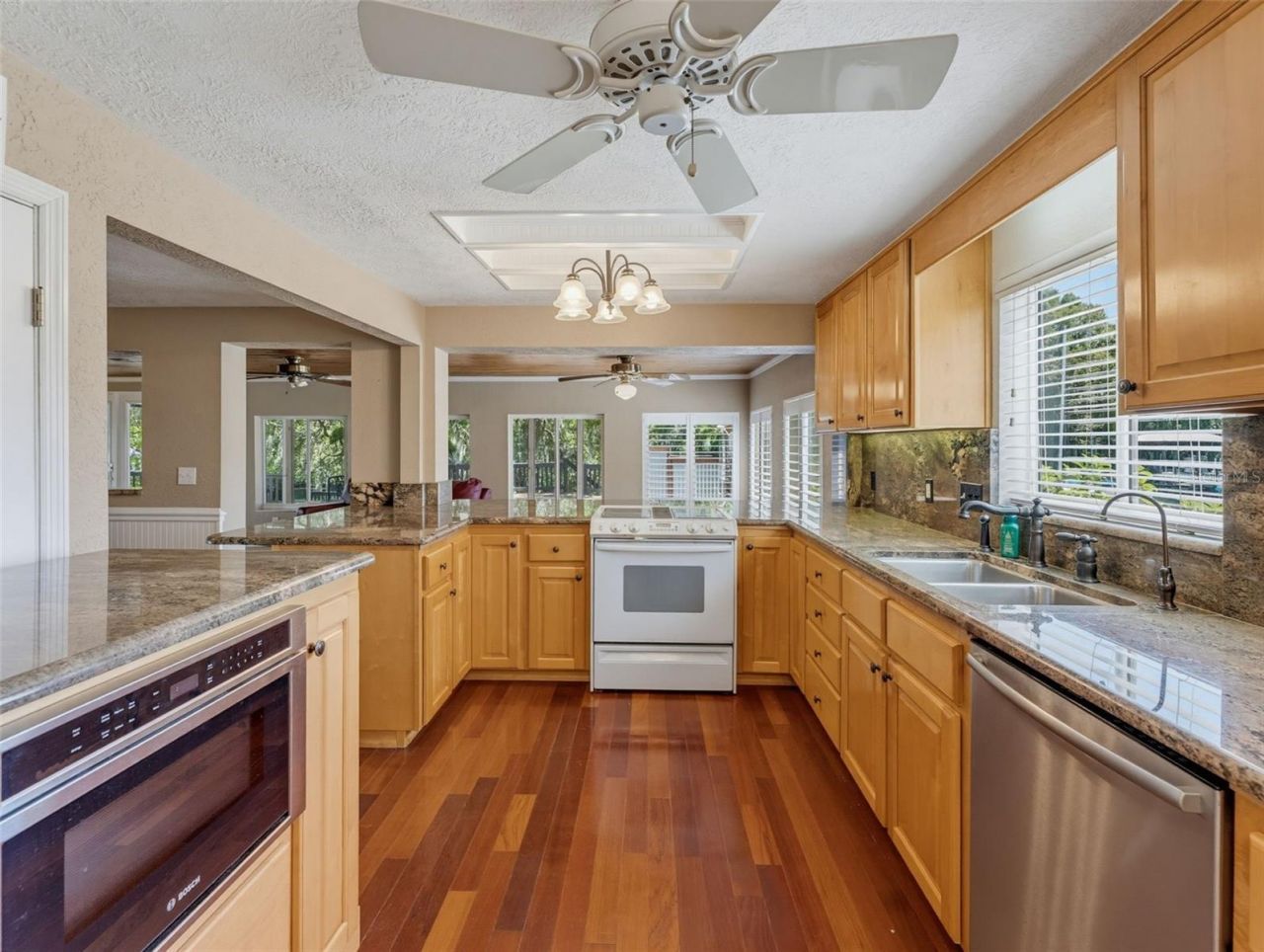 5415 Riverside Drive , Yankeetown, FL 34498 Photo