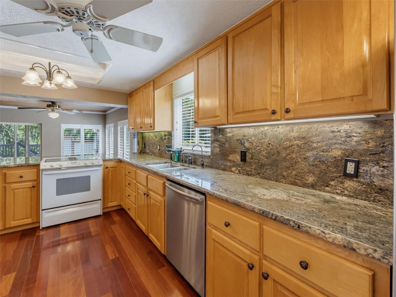 5415 Riverside Drive , Yankeetown, FL 34498 Photo