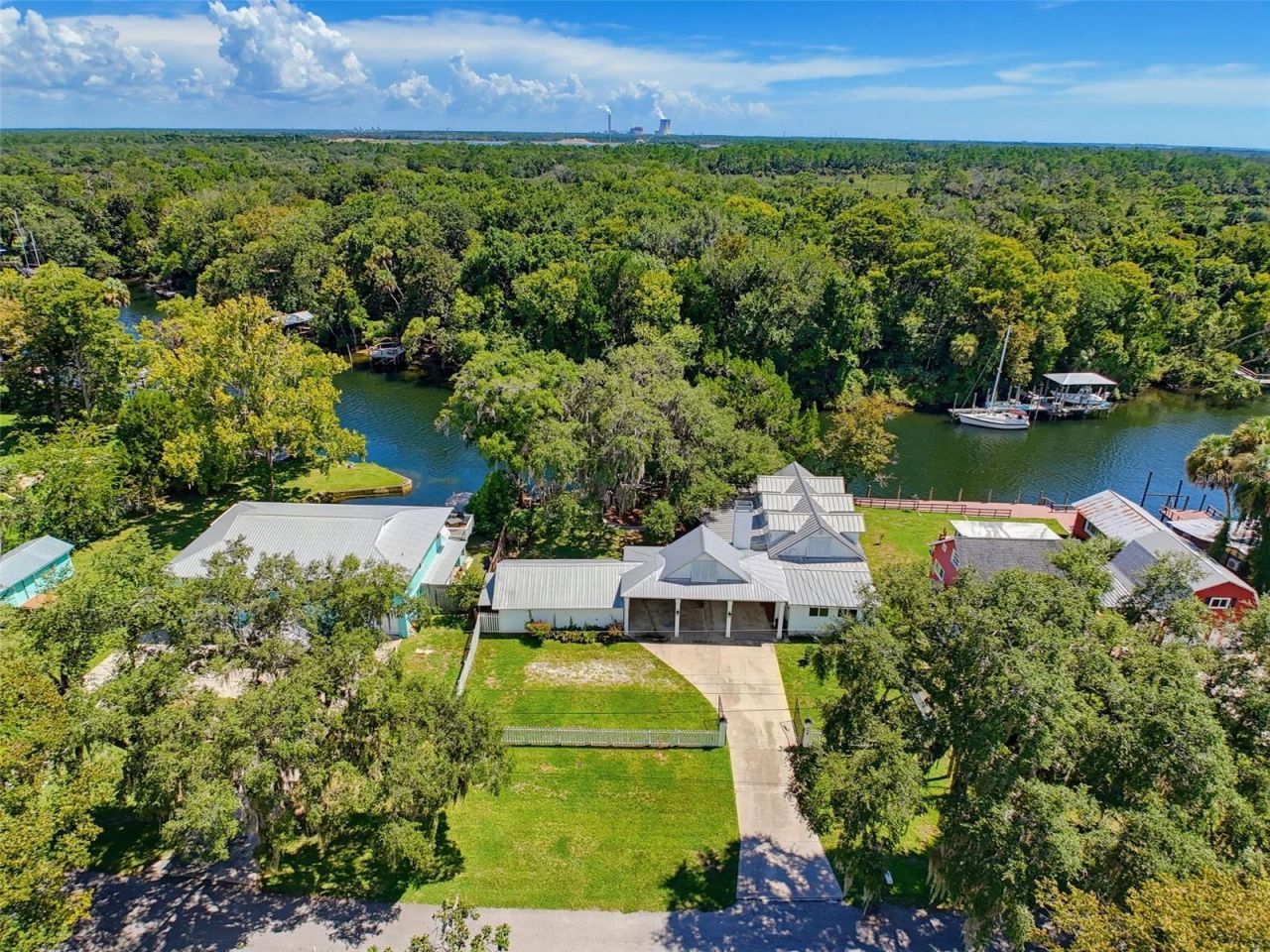 5415 Riverside Drive , Yankeetown, FL 34498 Photo