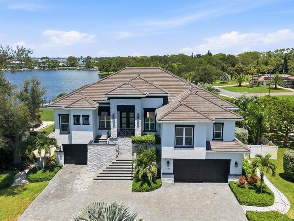 387 S SHORE DRIVE , SARASOTA, FL 34234