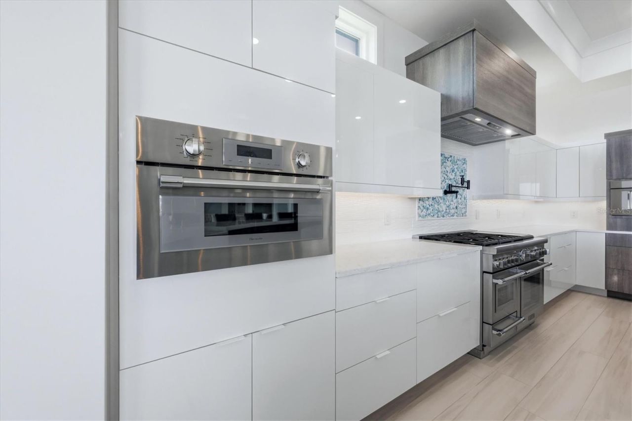 387 S Shore Drive, Sarasota, FL 34234 Photo