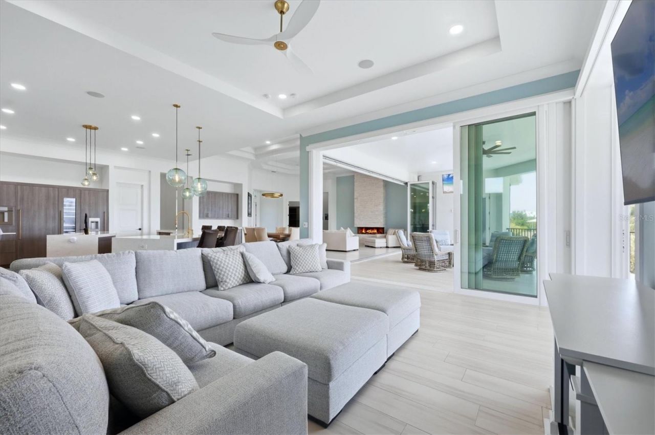 387 S Shore Drive, Sarasota, FL 34234 Photo