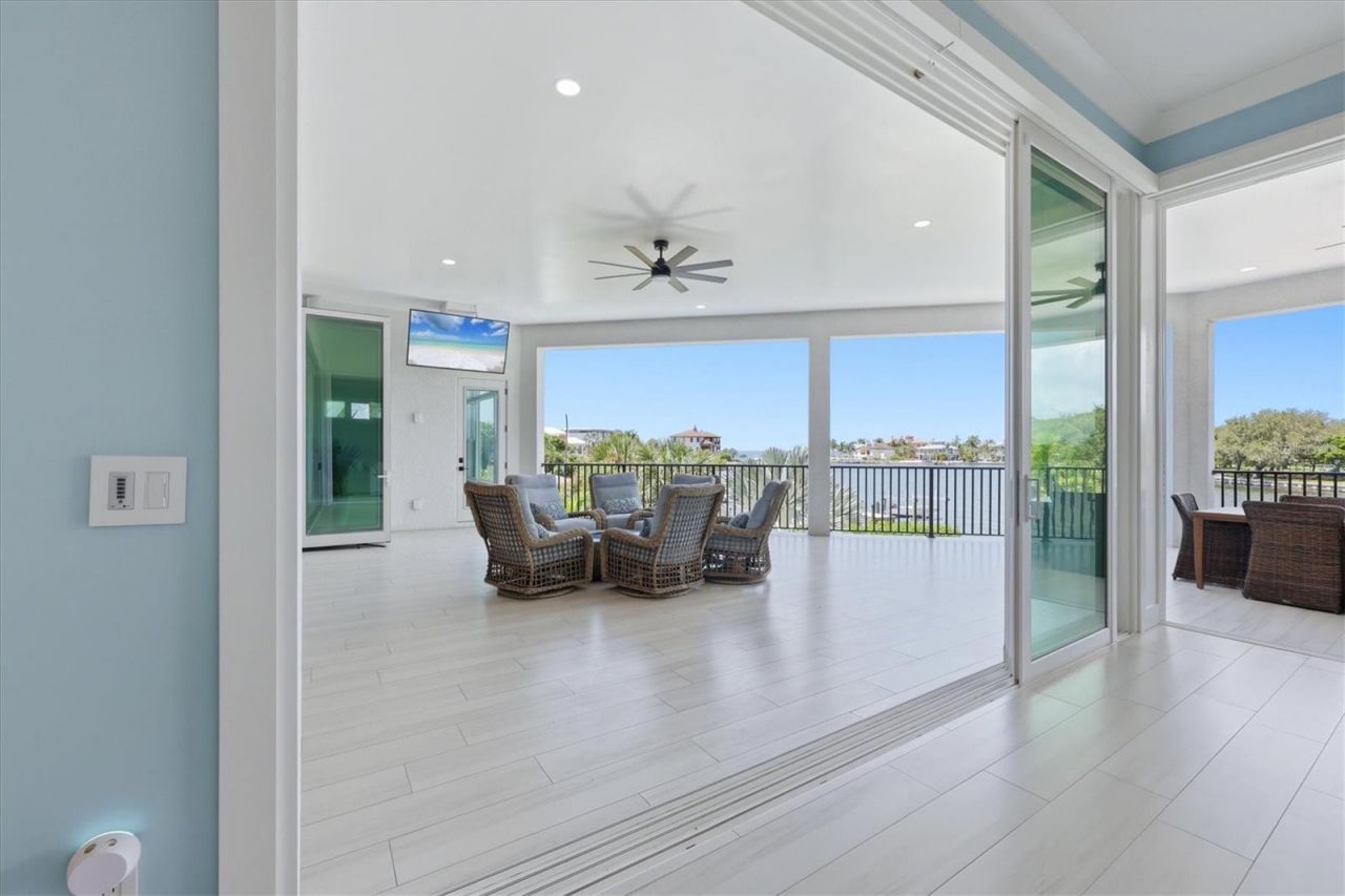 387 S Shore Drive, Sarasota, FL 34234 Photo