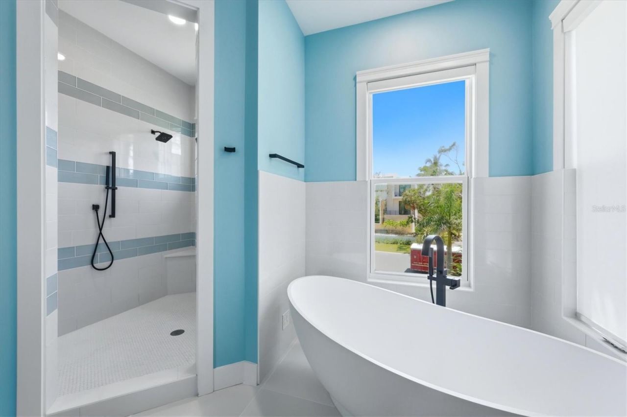 387 S Shore Drive, Sarasota, FL 34234 Photo