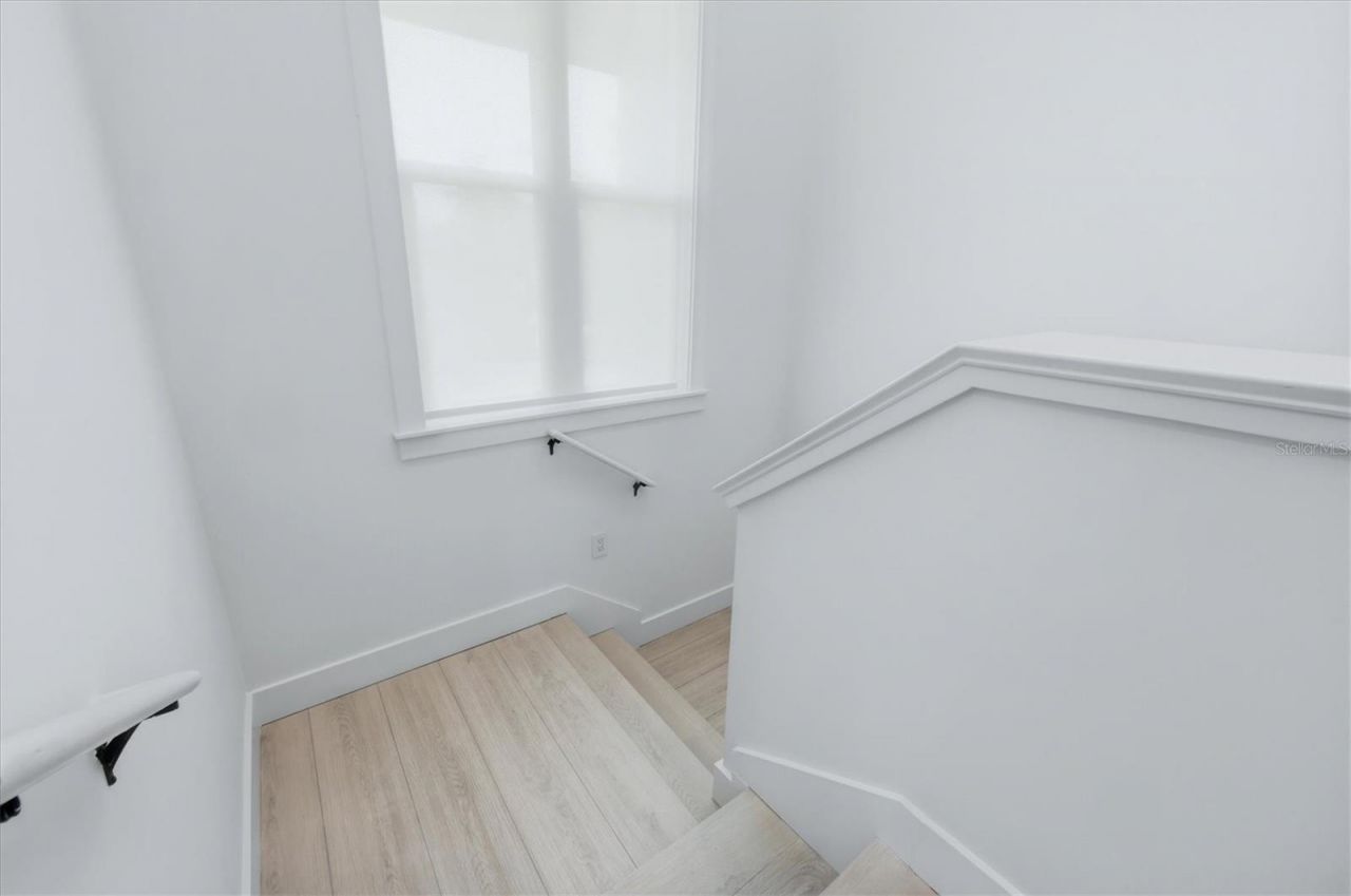 387 S Shore Drive, Sarasota, FL 34234 Photo