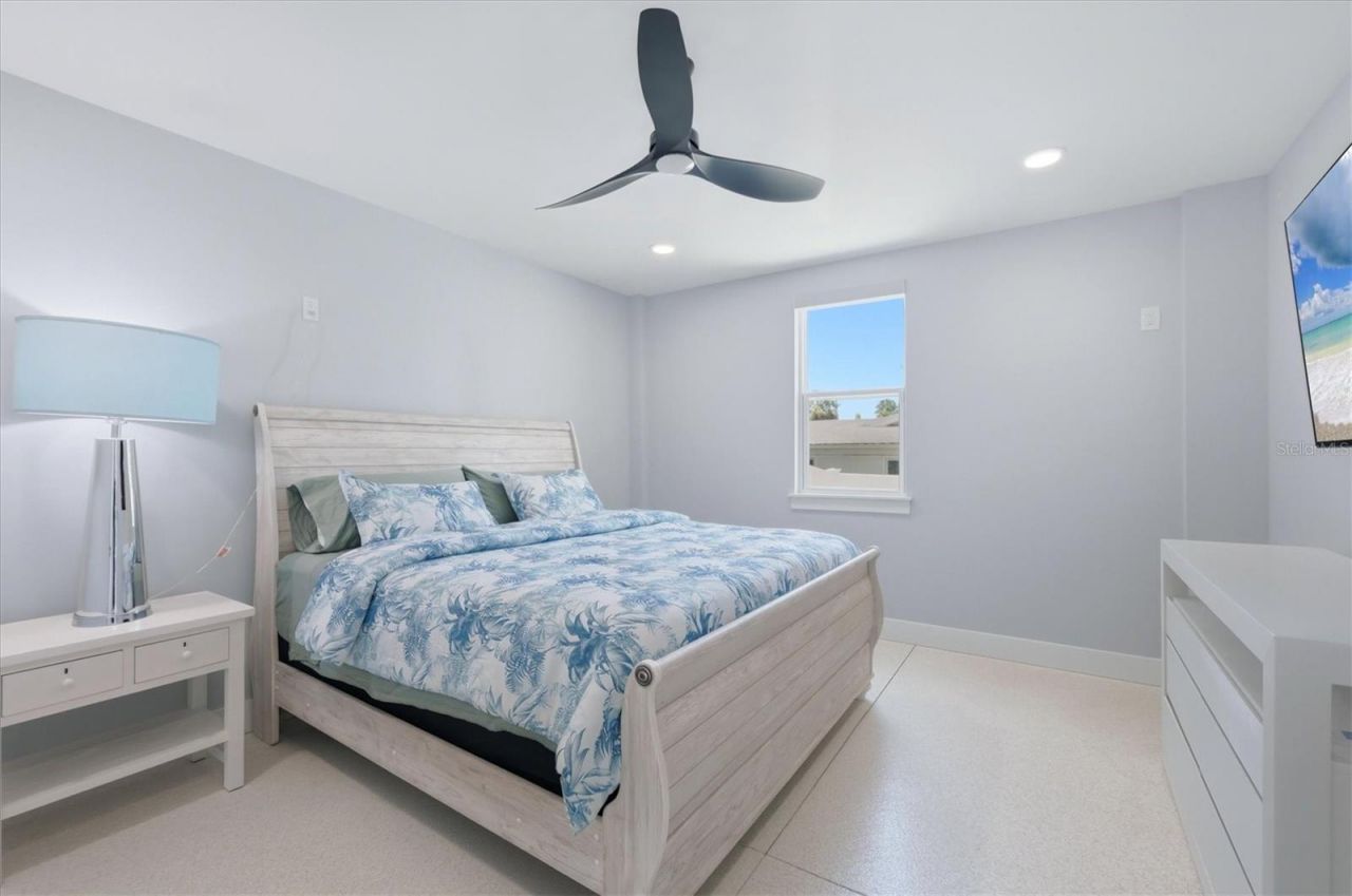 387 S Shore Drive, Sarasota, FL 34234 Photo