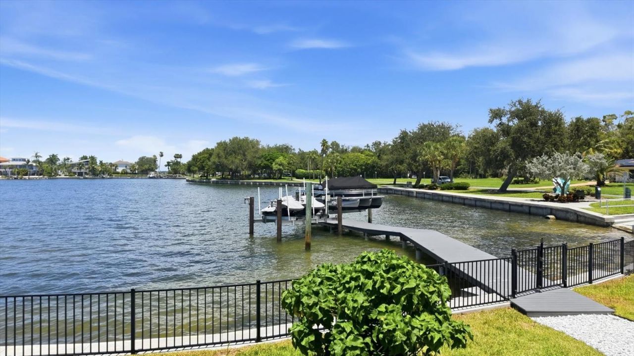 387 S Shore Drive, Sarasota, FL 34234 Photo