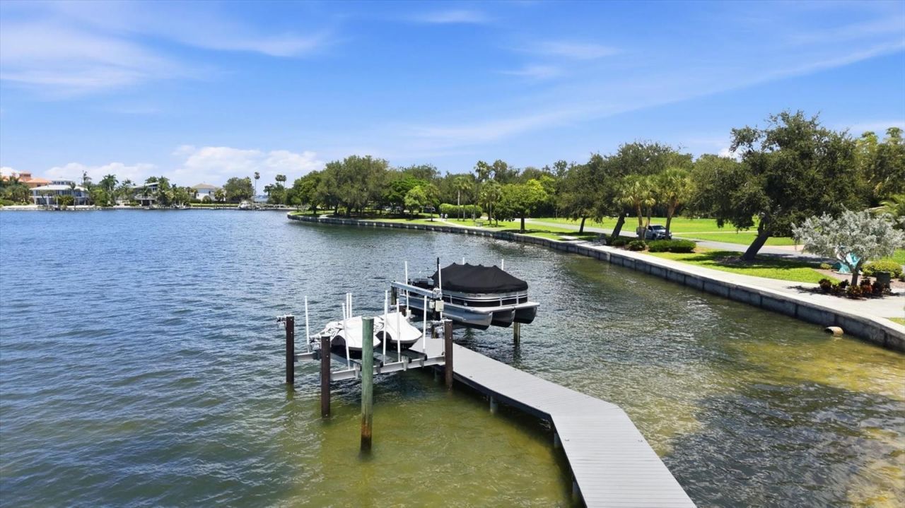 387 S Shore Drive, Sarasota, FL 34234 Photo
