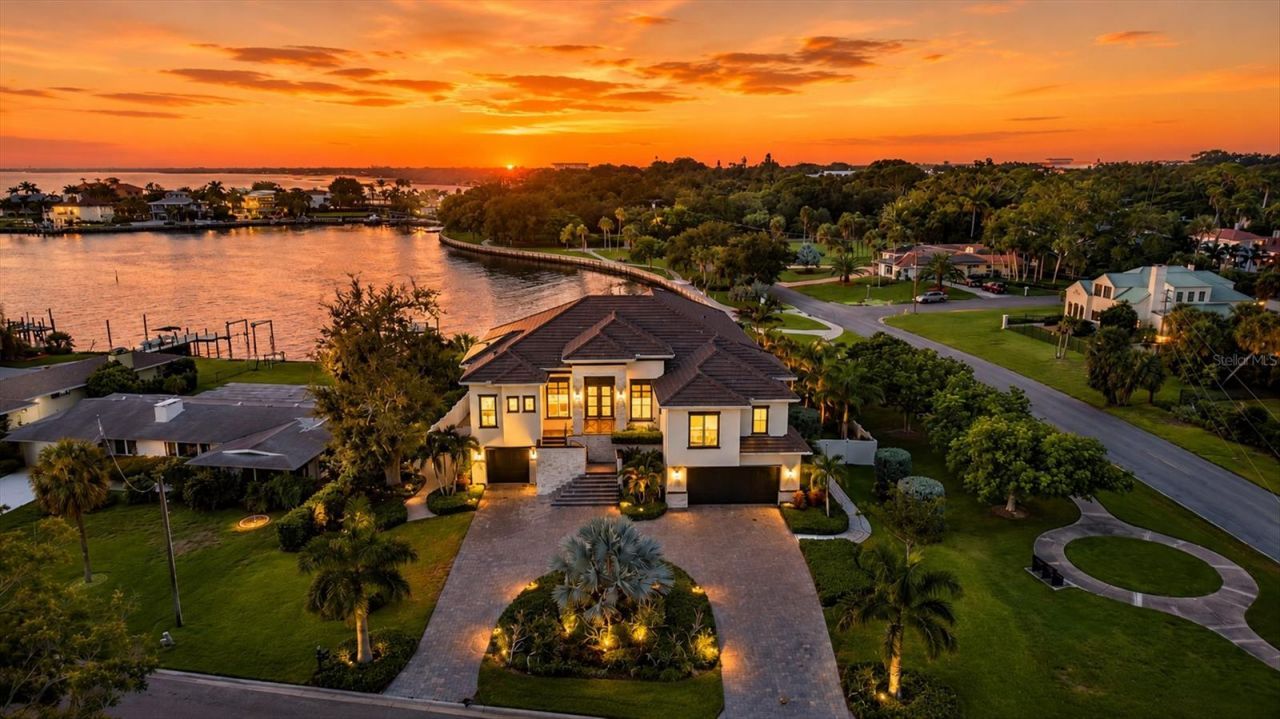 387 S Shore Drive, Sarasota, FL 34234 Photo