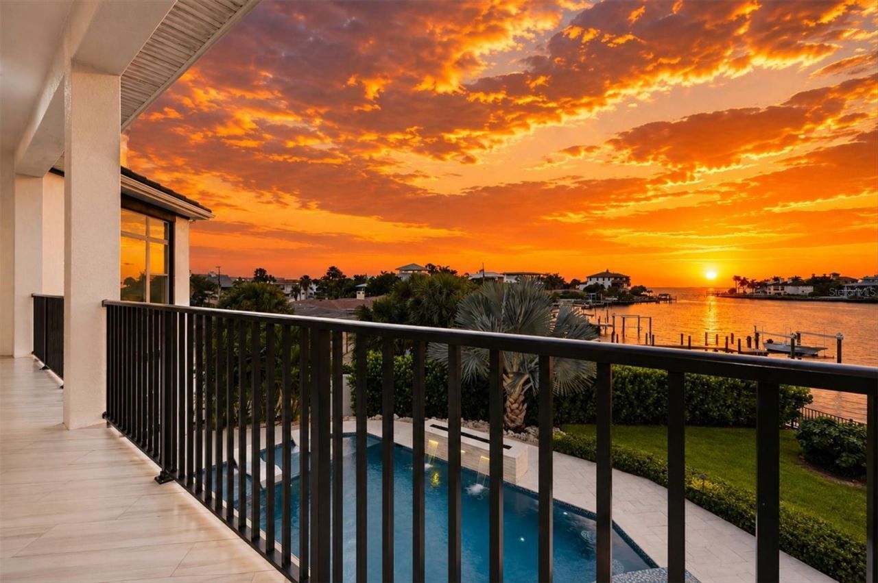 387 S Shore Drive, Sarasota, FL 34234 Photo