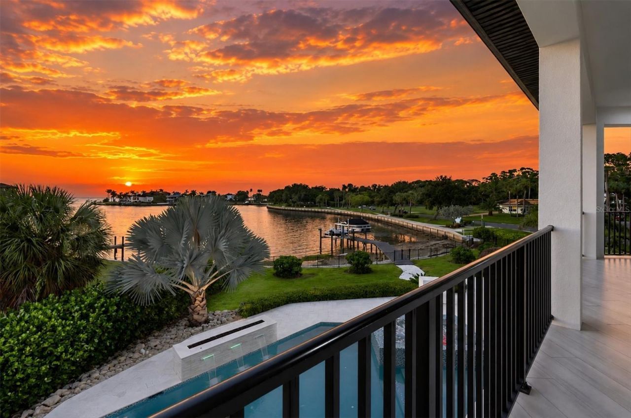 387 S Shore Drive, Sarasota, FL 34234 Photo