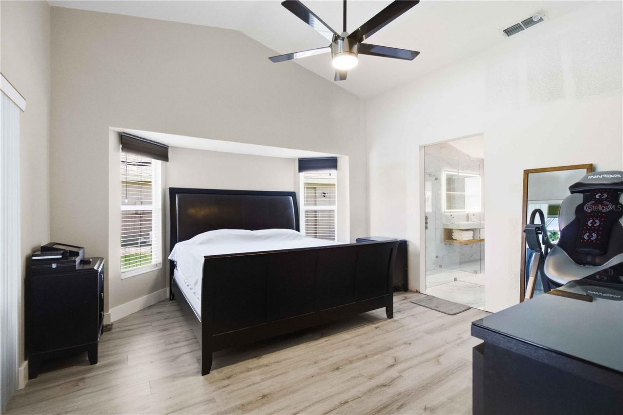 5833 Carriage Drive, Sarasota, FL 34243 Photo