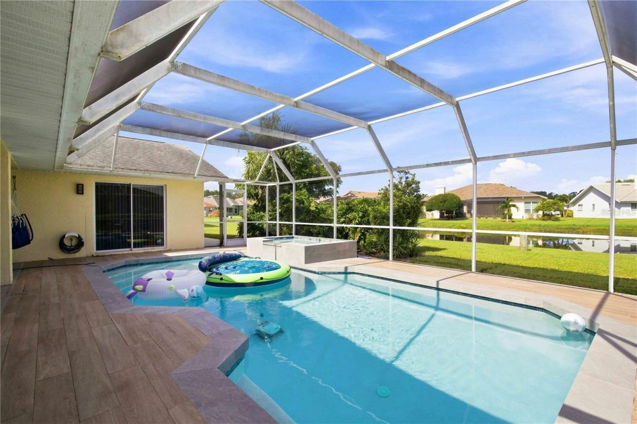 5833 Carriage Drive, Sarasota, FL 34243 Photo
