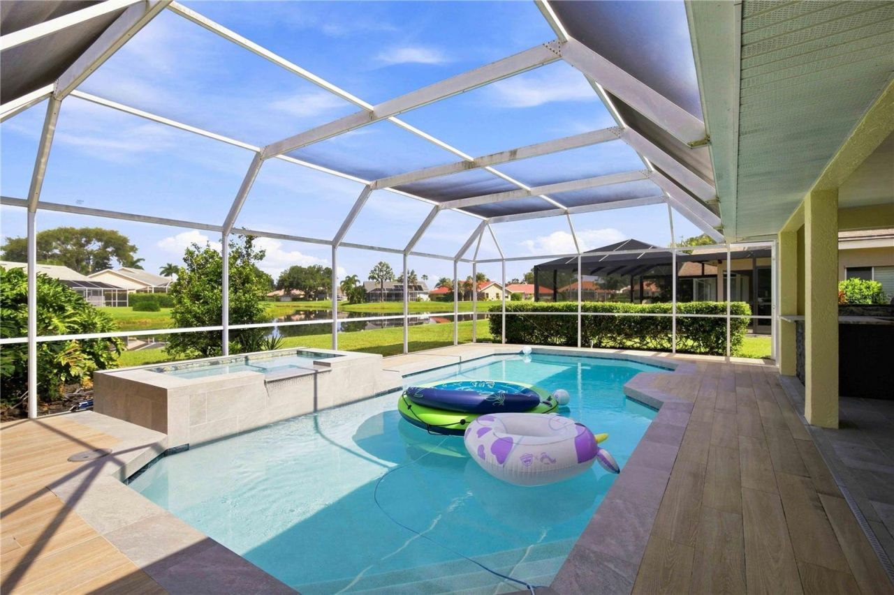 5833 Carriage Drive, Sarasota, FL 34243 Photo