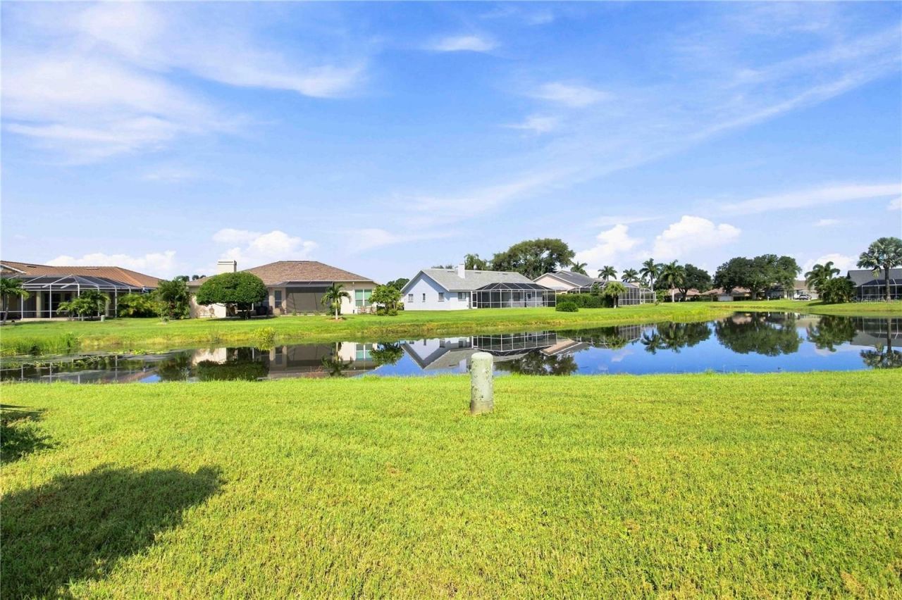 5833 Carriage Drive, Sarasota, FL 34243 Photo