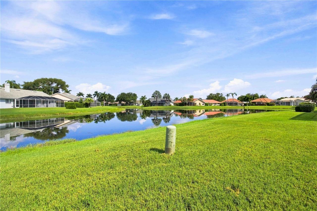 5833 Carriage Drive, Sarasota, FL 34243 Photo