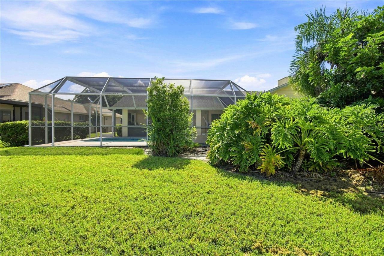 5833 Carriage Drive, Sarasota, FL 34243 Photo