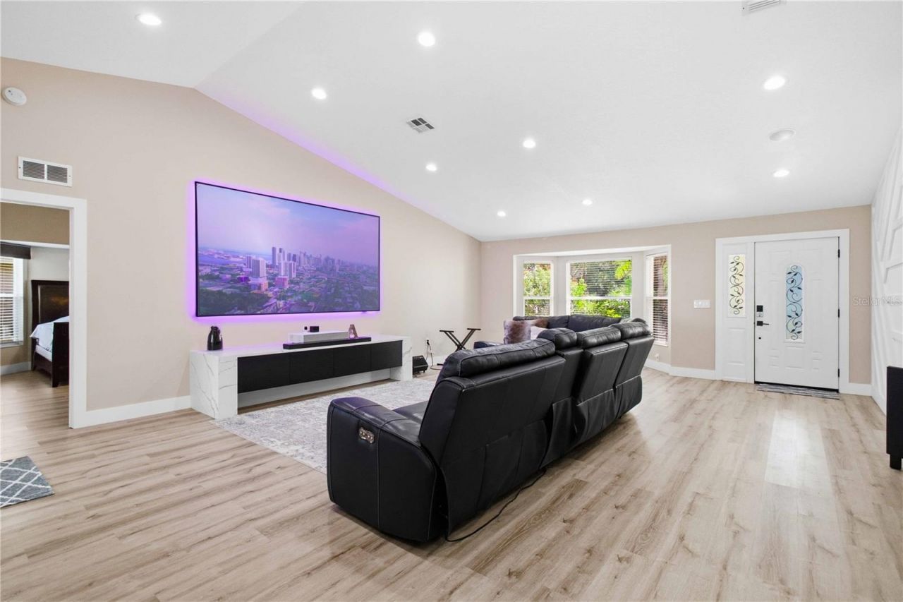 5833 Carriage Drive, Sarasota, FL 34243 Photo
