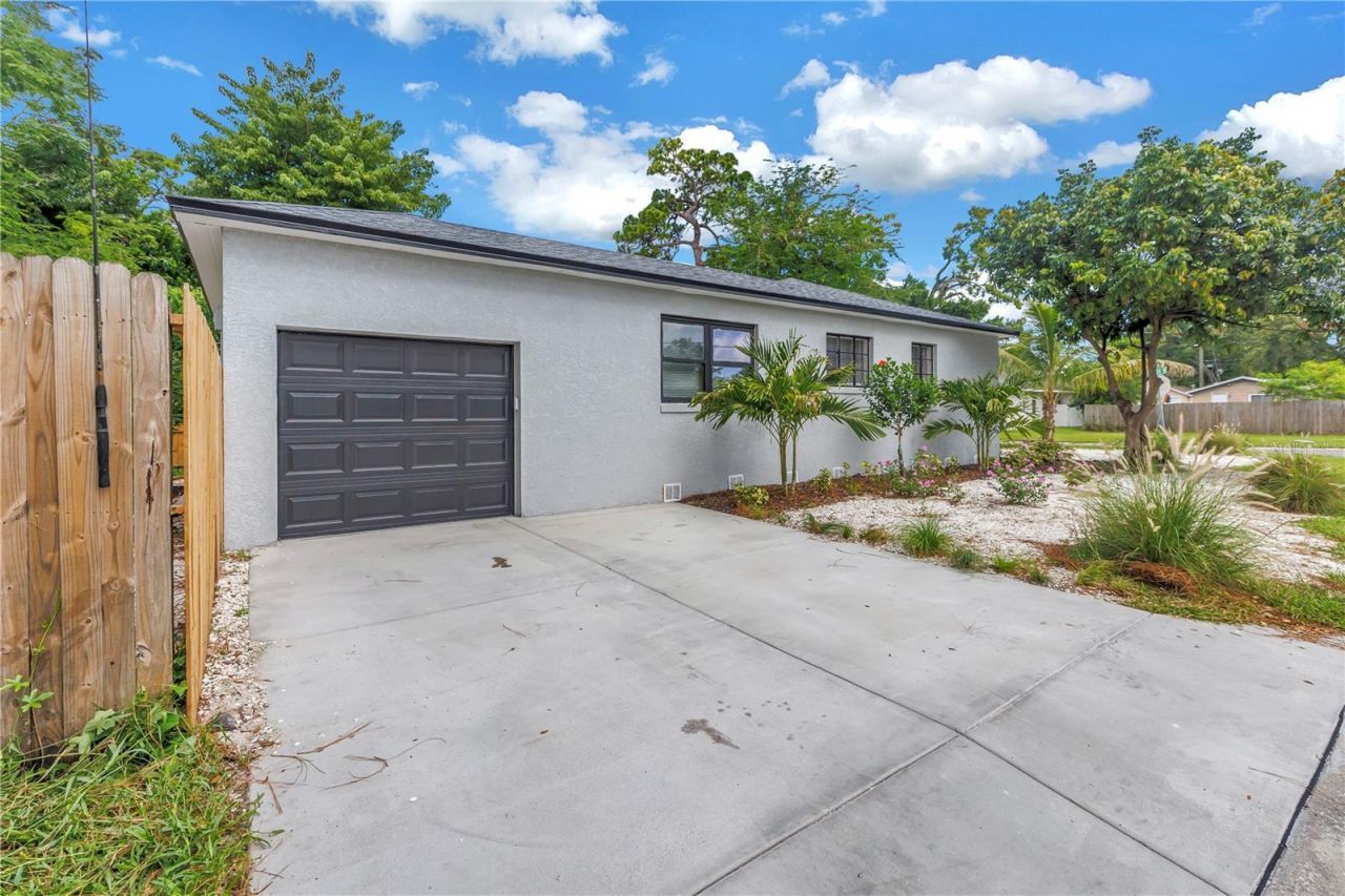 2000 27th Avenue N, Saint Petersburg, FL 33713 Photo