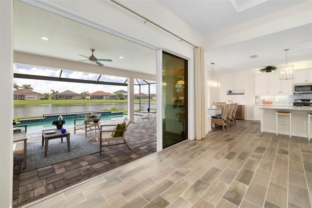 332 Chantilly Trail , Bradenton, FL 34212 Photo