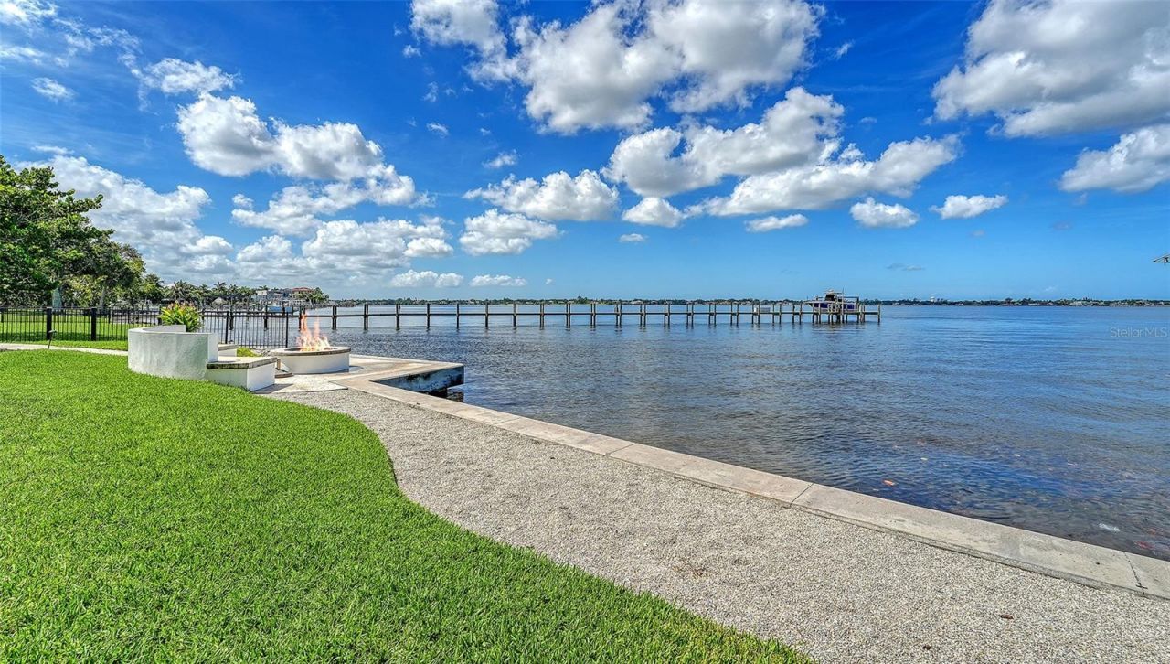 907 35th Avenue Drive W, Palmetto, FL 34221 Photo