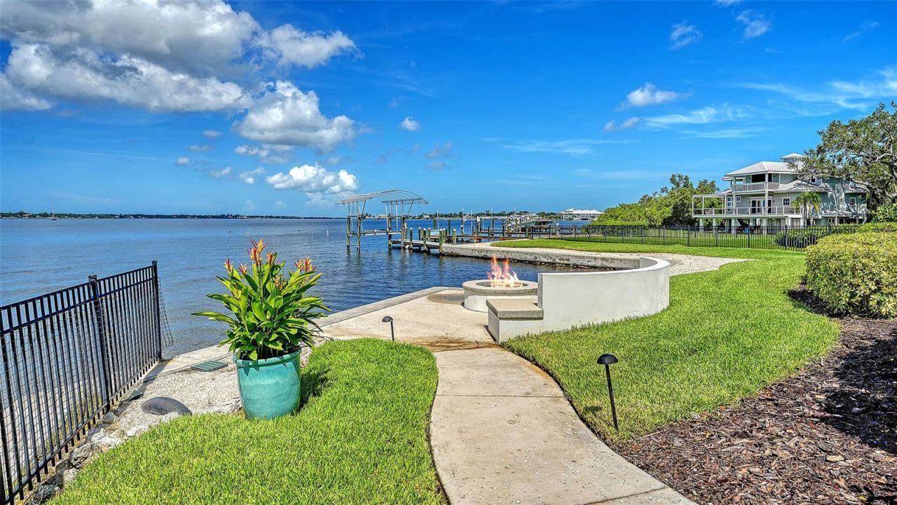907 35th Avenue Drive W, Palmetto, FL 34221 Photo