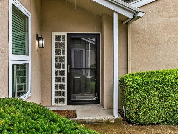12735 W 108th Place, Overland Park, KS 66210