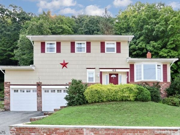 62 Molinari Dr, Wanaque, NJ 07465