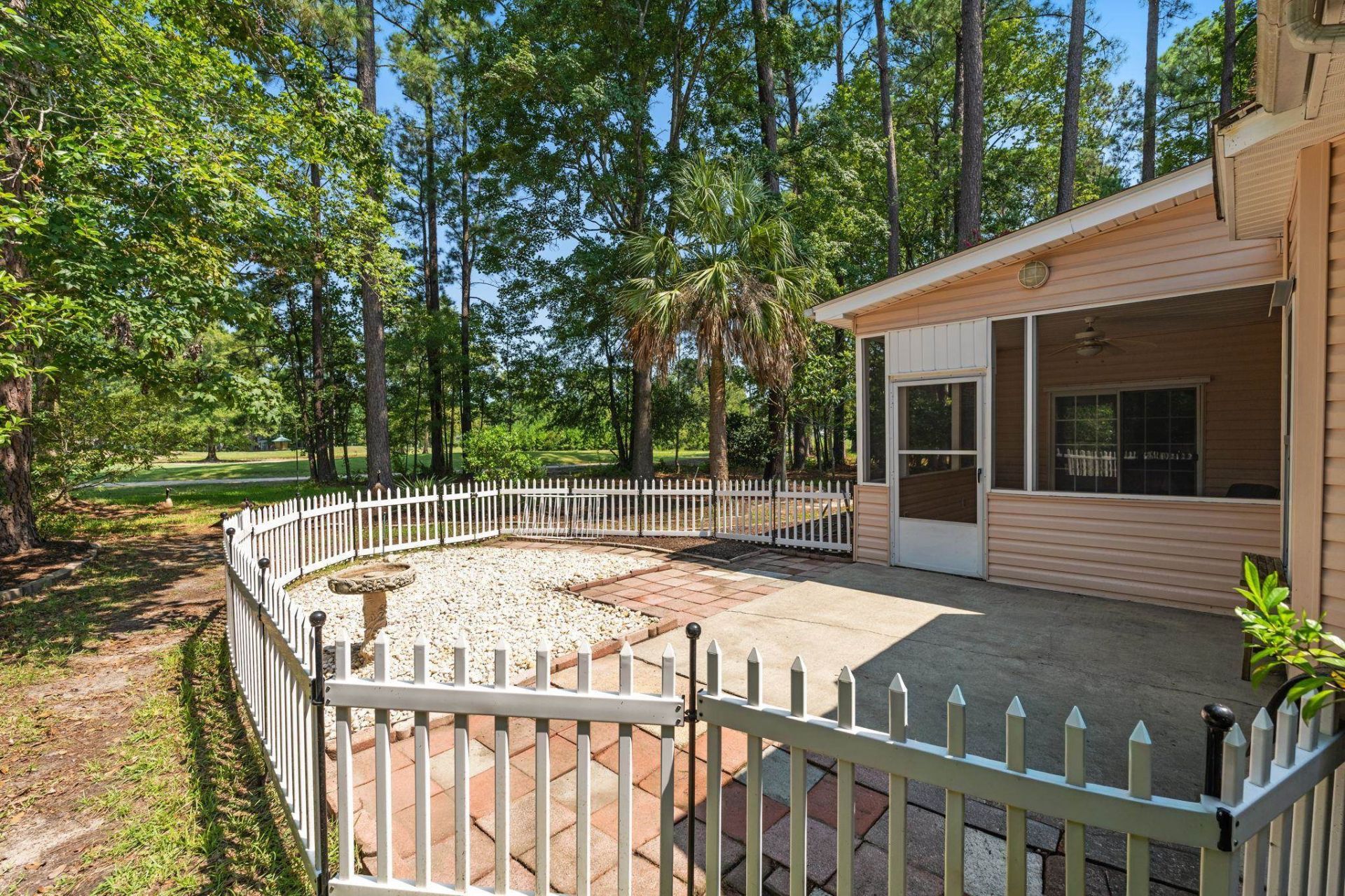 2613 Brick Dr. Photo 22