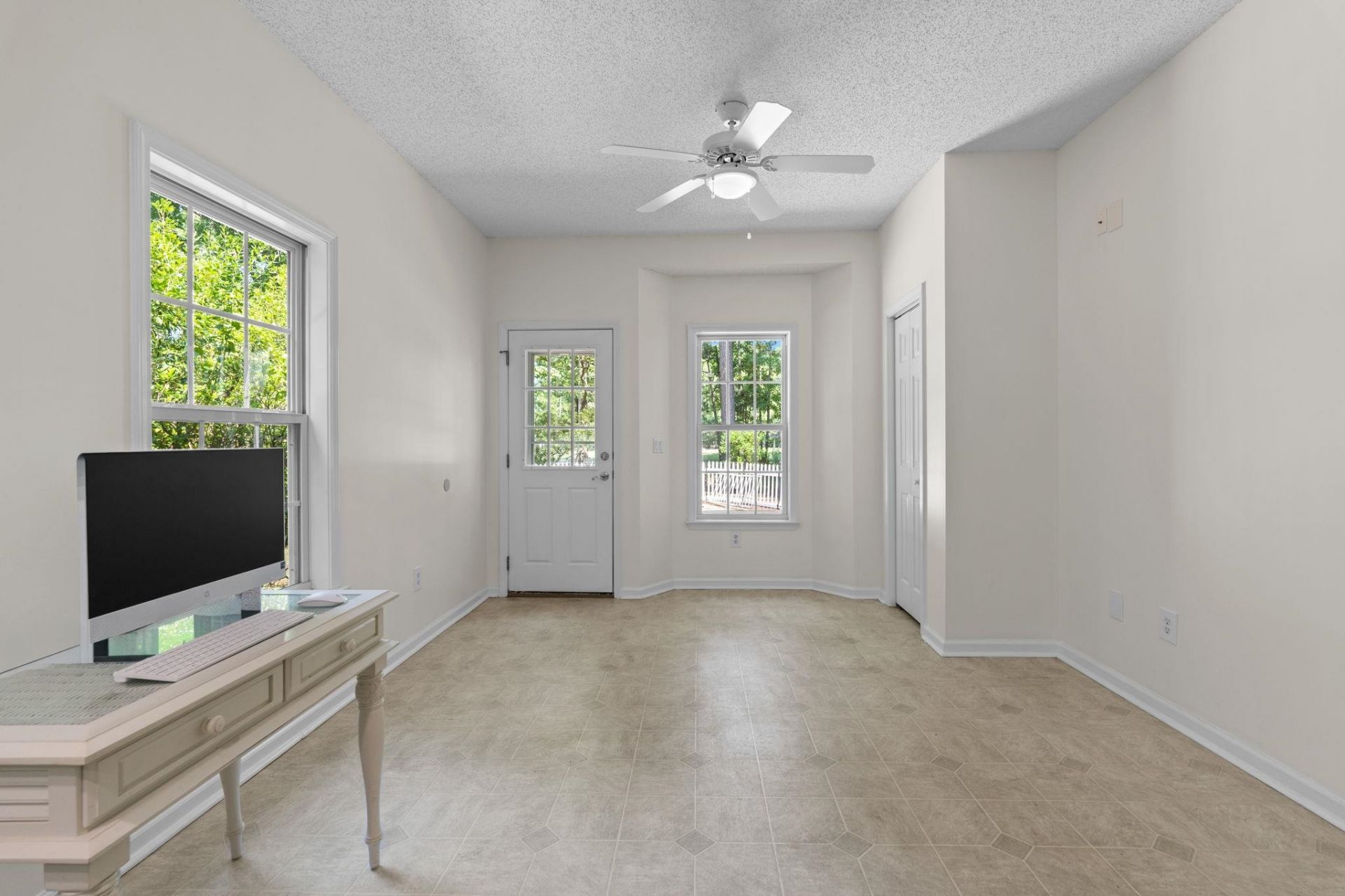 2613 Brick Dr. Photo 6