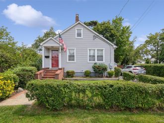 27 Litchfield Avenue Babylon, NY 11702