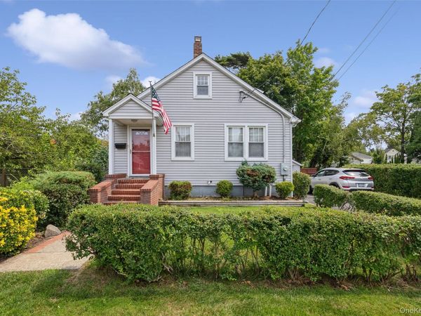 27 Litchfield Avenue , Babylon, NY 11702