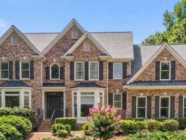 112 Grandcrest Drive, Suwanee, GA 30024