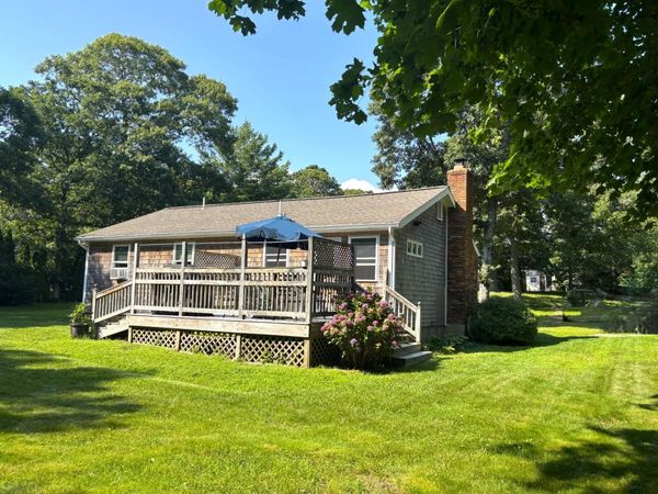 11 Stanley Street, Oak Bluffs, MA 02557