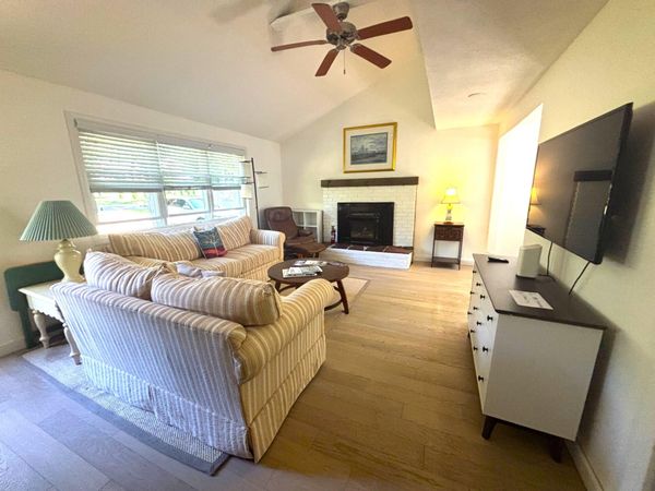 11 Stanley Street, Oak Bluffs, MA 02557