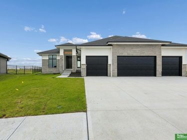 19505 Allied Street, Elkhorn, NE 68022