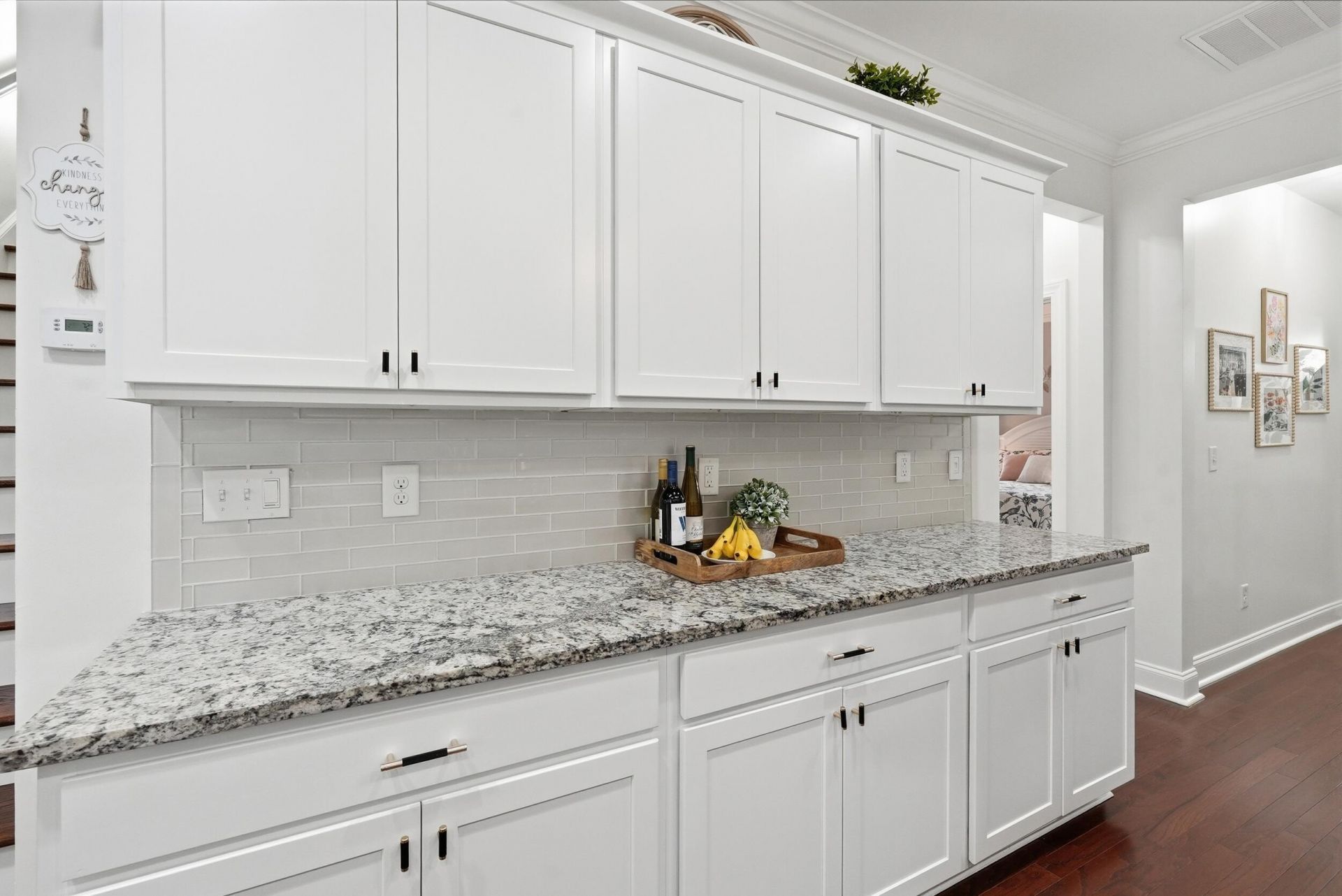 2909 Swamp Sparrow Circle Photo 10