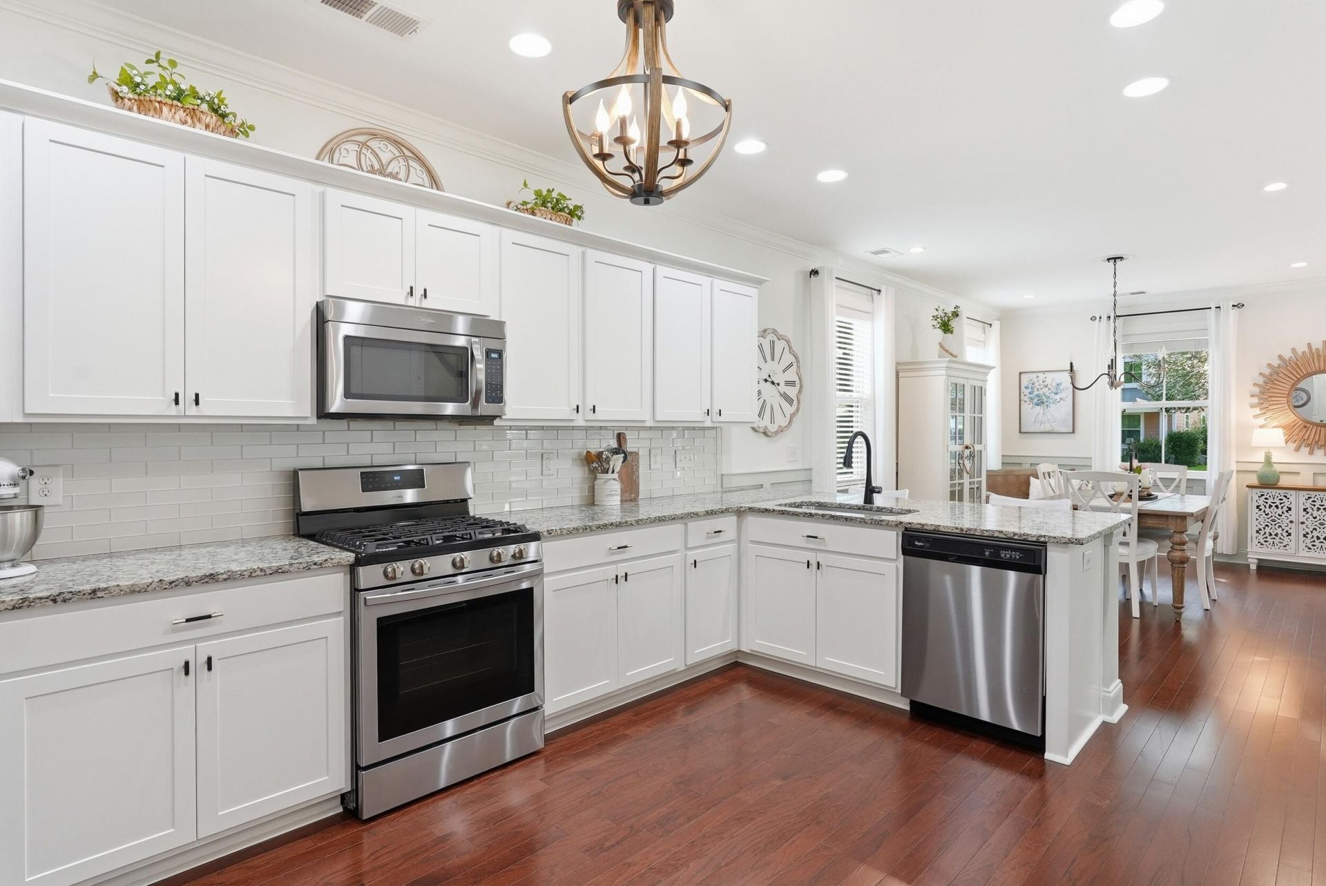 2909 Swamp Sparrow Circle Photo 11