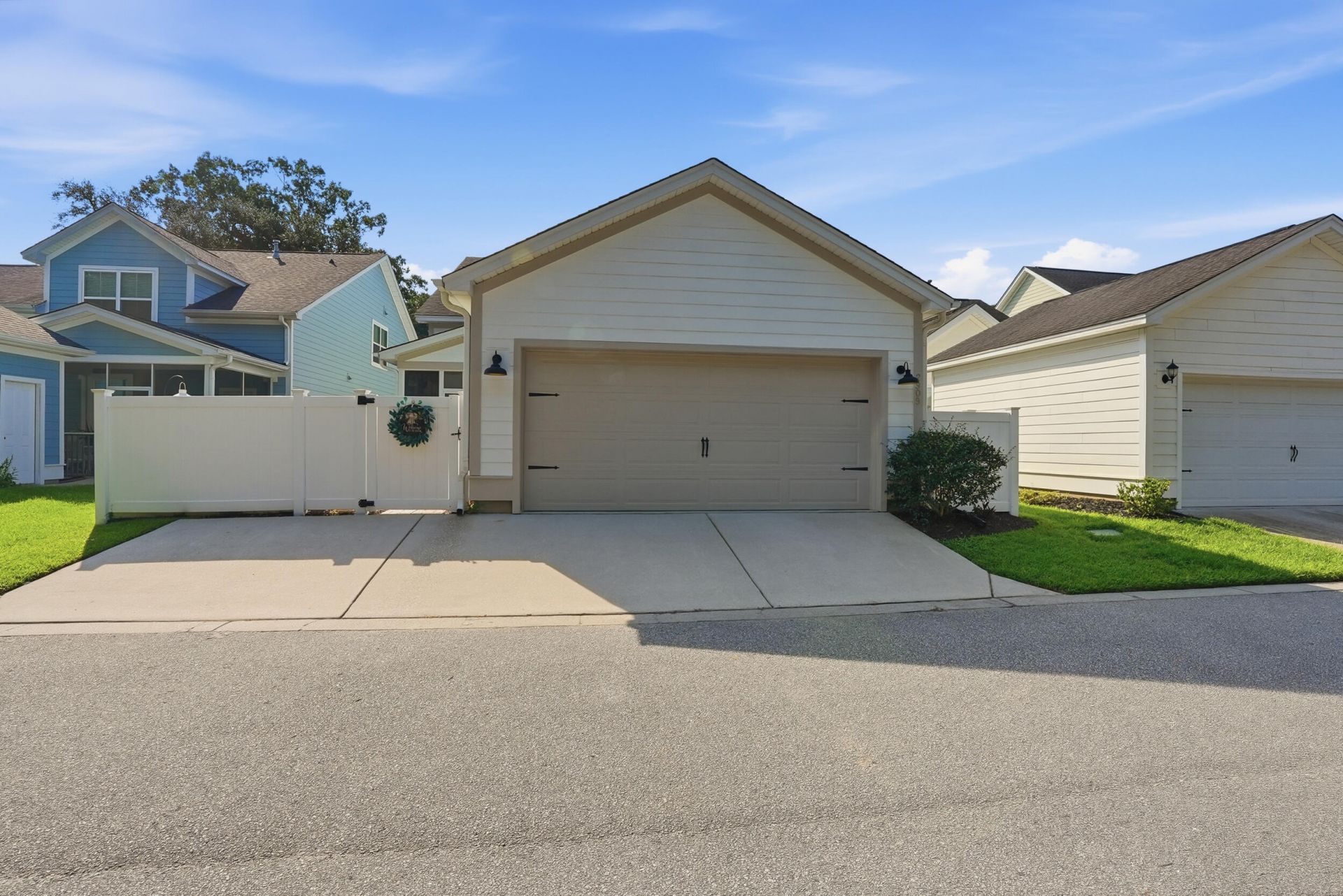 2909 Swamp Sparrow Circle Photo 34