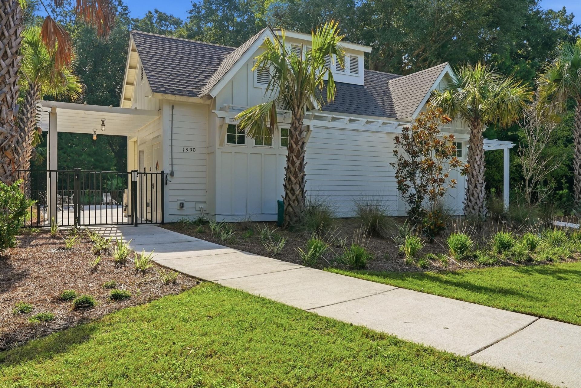 2909 Swamp Sparrow Circle Photo 36