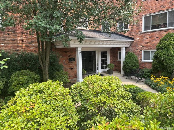 450 Oak Avenue , Unit 100, Birmingham, Mi 48009